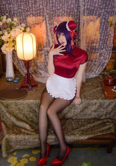 《年轻女教师