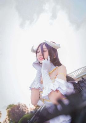 sm男虐女地下室调教